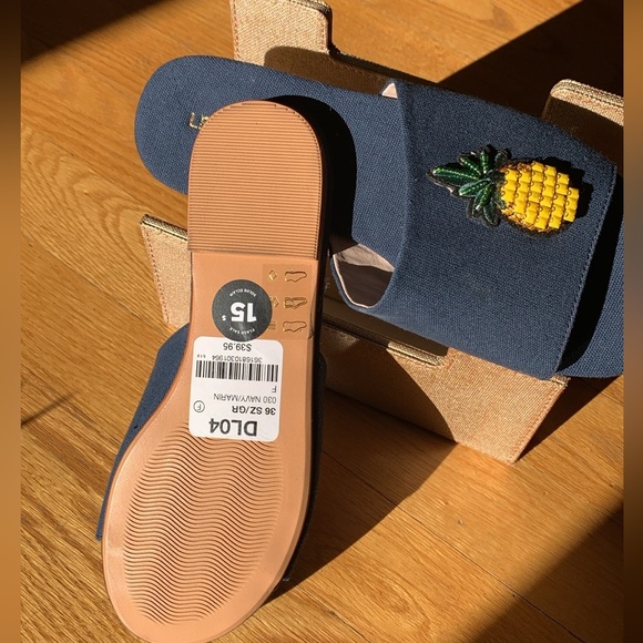 Women’s Pineapple Slides - Picture 6 of 9
